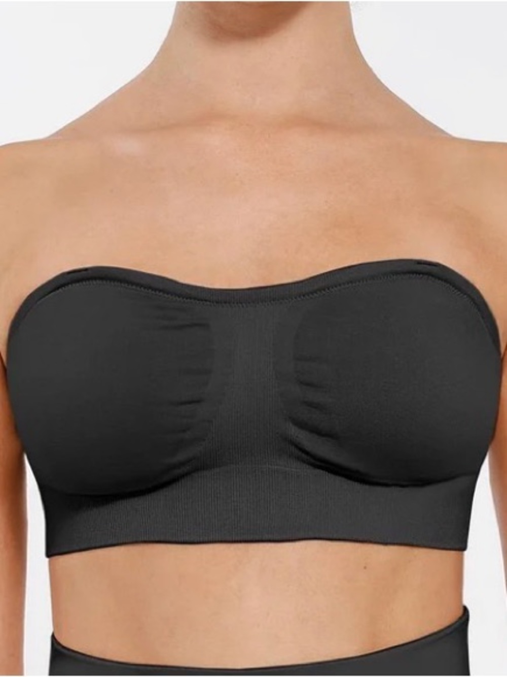 Strapless Seamless Bandeau Bra in Black